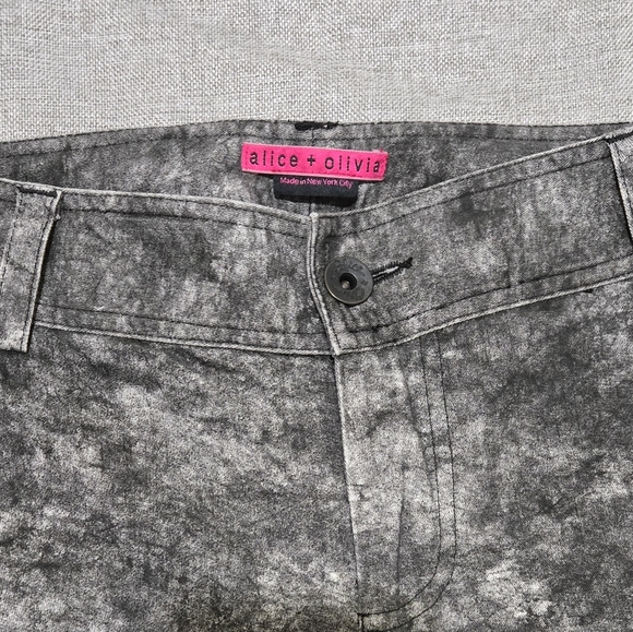 ALICE + OLIVIA Black Gray Acid Wash Cargo Pants - Picture 4 of 16